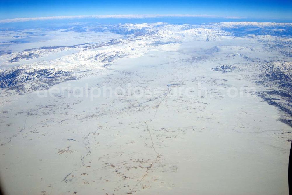 Aerial photograph - Grenze zu Afghanistan westlich der Tiefebene bei Dera Ghazi Khan in Pakistan.