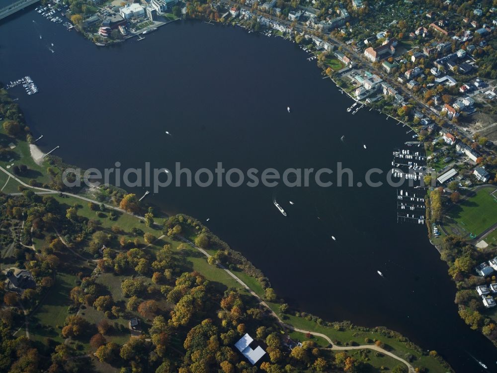 Aerial image Potsdam - View of the lake Tiefer See in Potsdam in the state Brandenburg