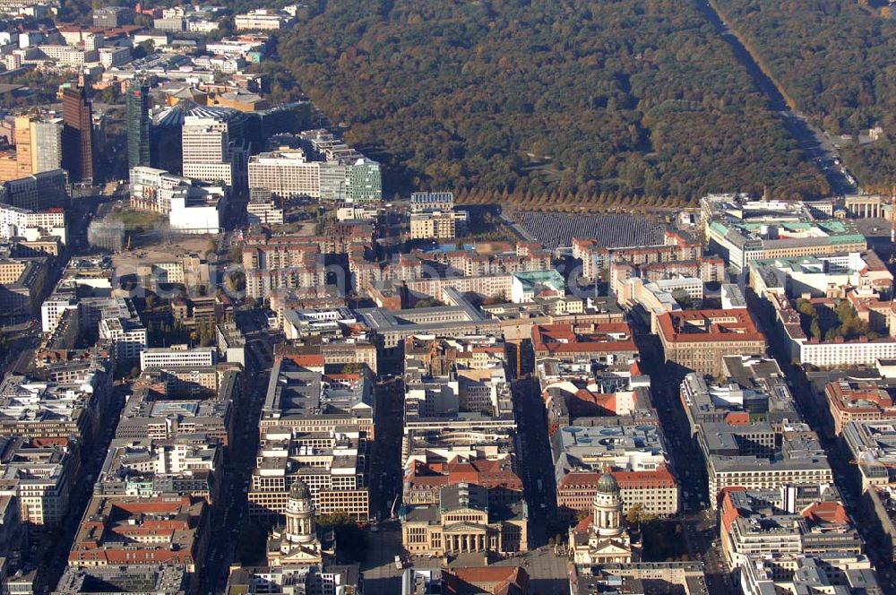 Berlin from above - Blick auf den Tiergarten mit dem Holocaust-Mahnmal, Straße des 17. Juni, Brandenburger Tor und dem Sony Center