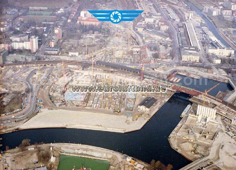 Aerial image Berlin - Tiergarten - Tiergartentunnelbau am Bereich des Lehrter Stadtbahnhofes in Berlin-Tiergarten.