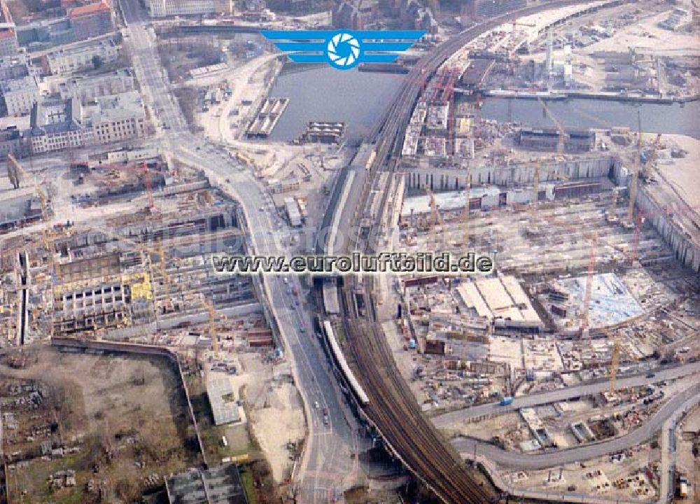 Aerial image Berlin - Tiergarten - Tiergartentunnelbau am Bereich des Lehrter Stadtbahnhofes in Berlin-Tiergarten.