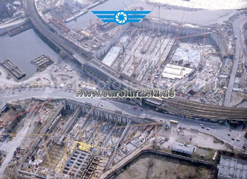 Aerial photograph Berlin - Tiergarten - Tiergartentunnelbau am Bereich des Lehrter Stadtbahnhofes in Berlin-Tiergarten.