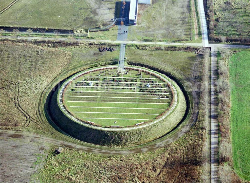 Berlin - Hohenschönhausen from the bird's eye view: Tierheim Falkenberg (Friedhof) an der Dorfstraße / Ahrensfelder Chaussee in Falkenberg (Tierheim BERLIN Presse und Werbung Frau Carola Ruff Hausvaterweg 39 13057 BERLIN, Tel.: 030-76888114).