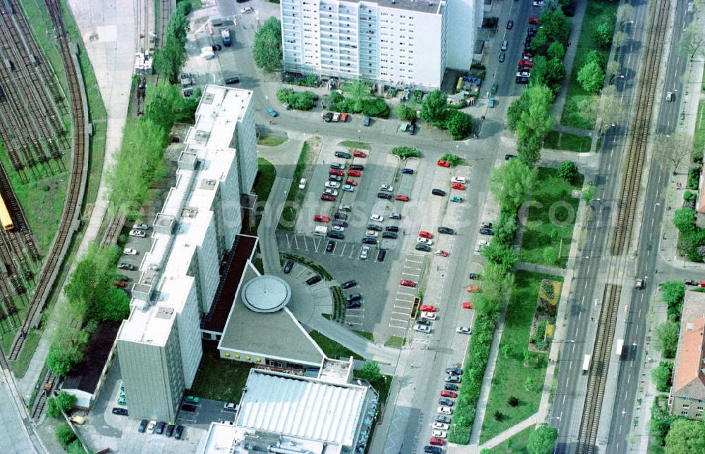 Berlin - Lichtenberg from the bird's eye view: Tierparkhotel abacus in der Straße Am Tierpark in Berlin-Lichtenberg..