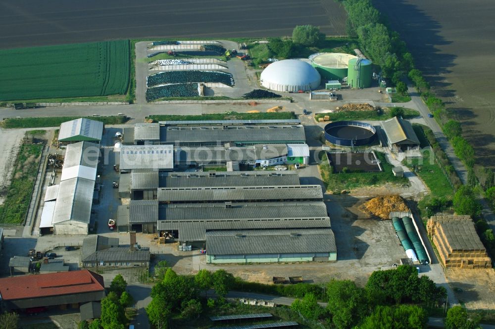 Poley from the bird's eye view: Animal breeding equipment Livestock breeding for meat production of Agrar Poley GmbH on Baalberger Strasse in Poley in the state Saxony-Anhalt, Germany