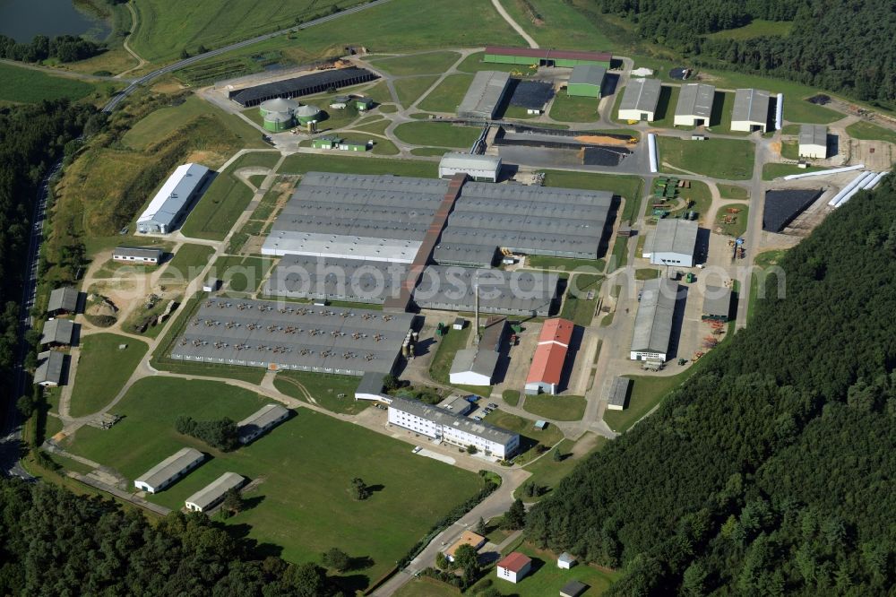 Aerial photograph Hohen Wangelin - Animal breeding equipment Livestock breeding for meat production of the Mueritz Fleischproduktions- gesellschaft mbH & Co. KG in Hohen Wangelin in the state Mecklenburg - Western Pomerania