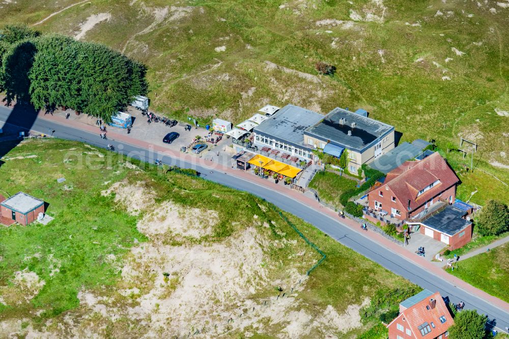 Aerial photograph Norderney - Tables and benches of open-air restaurant Duene 13 in Norderney in the state Lower Saxony, Germany
