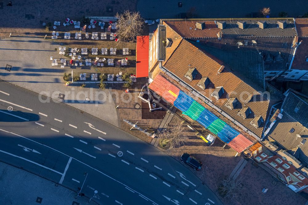 Aerial image Bottrop - Tables and benches of open-air restaurant Eiscafe San Remo on street Gladbecker Strasse in the district Stadtmitte in Bottrop at Ruhrgebiet in the state North Rhine-Westphalia, Germany