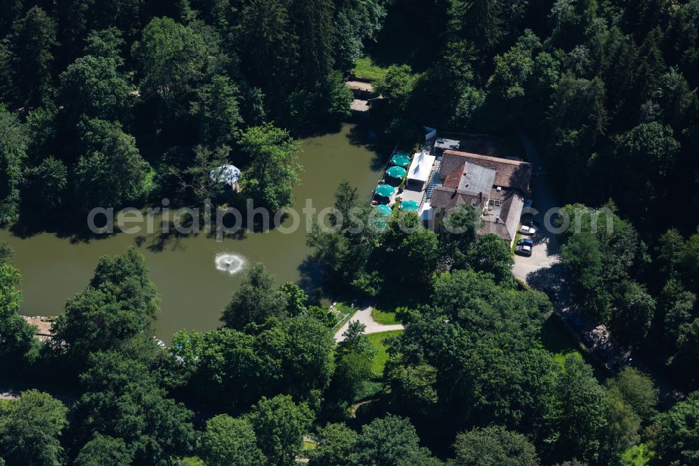 Aerial image Freiburg im Breisgau - Tables and benches of the open-air restaurant Gaststaette Waldsee on the Waldsee in Freiburg im Breisgau in the state Baden-Wuerttemberg, Germany