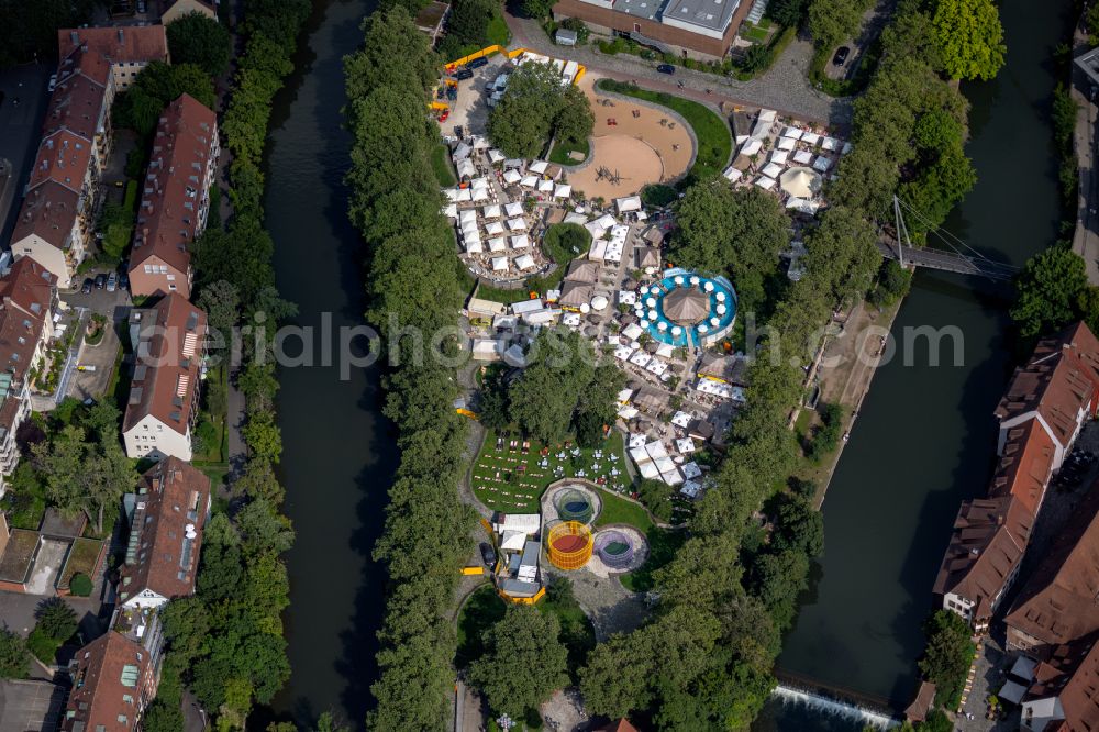 Nürnberg from above - Tables and benches of the open-air restaurant of the Lieblingsstrand - beach bar on the street Hintere Insel Schuett in Nuremberg in the state of Bavaria, Germany