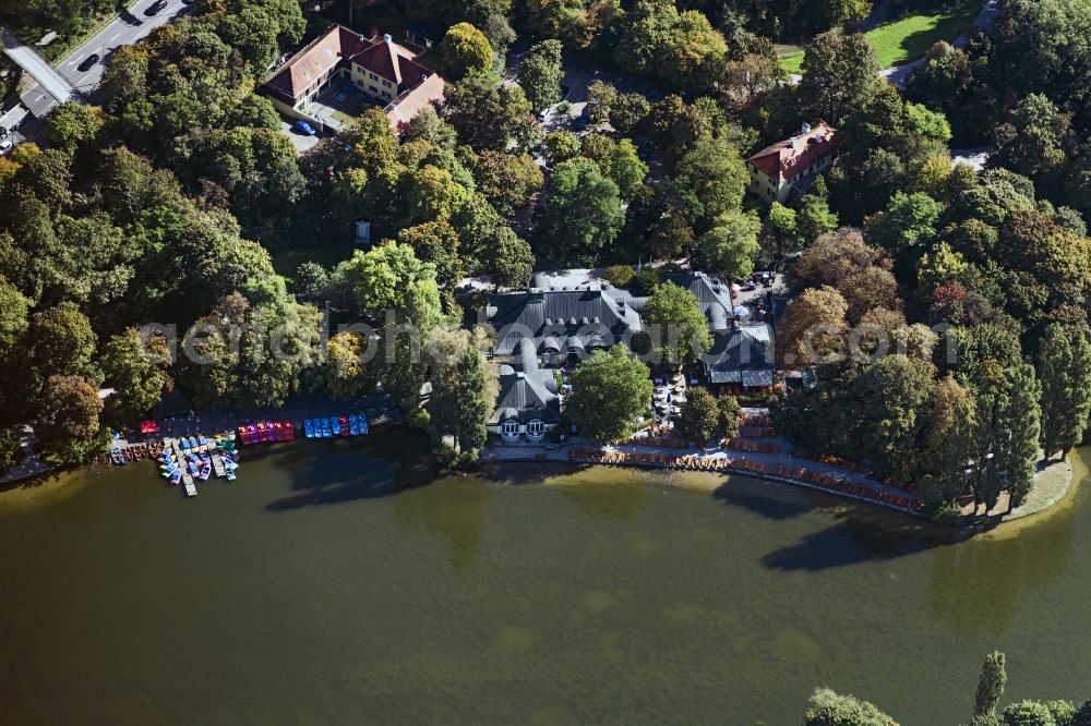 Aerial image München - Tables and benches of open-air restaurant Seehaus in Munich in the state Bavaria, Germany