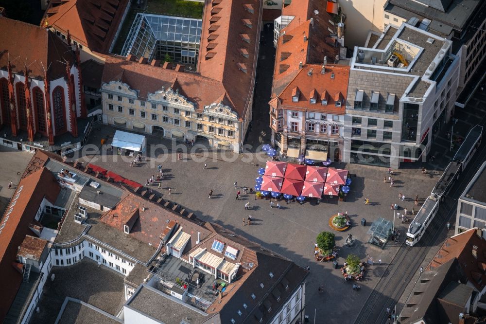 Aerial image Würzburg - Tables and benches of open-air restaurants Cafehaus Michel on Oberer Markt in the district Altstadt in Wuerzburg in the state Bavaria, Germany