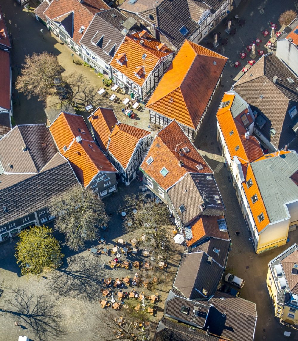 Aerial photograph Hattingen - Tables and benches of open-air restaurants on Kirchplatz in Hattingen in the state North Rhine-Westphalia