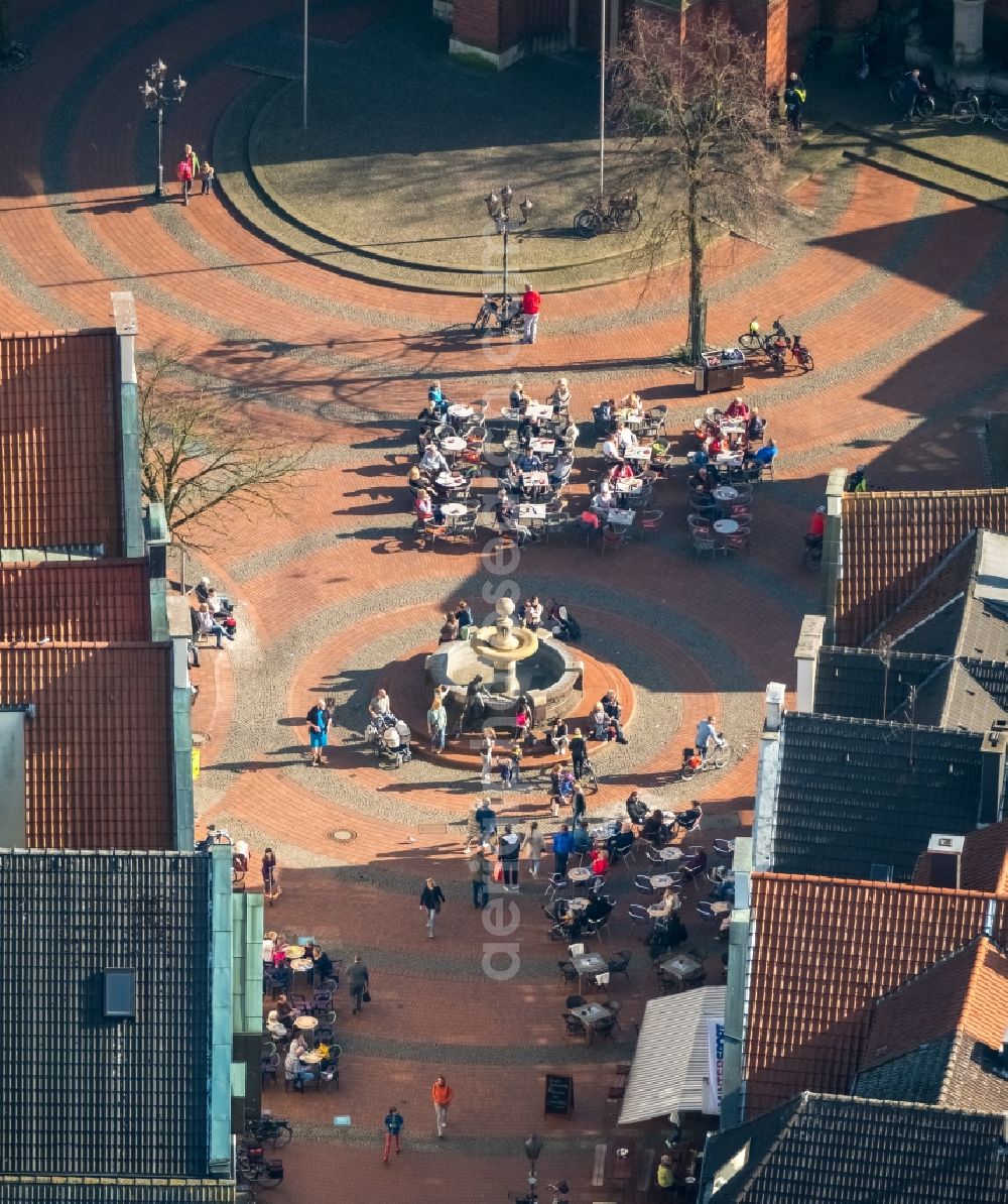 Haltern am See from above - Tables and benches of open-air restaurants on Marktbrunnen in Haltern am See in the state North Rhine-Westphalia