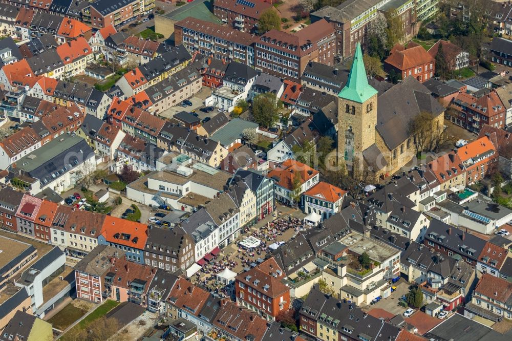 Aerial image Dorsten - Tables and benches of open-air restaurants on Marktplatz in Dorsten in the state North Rhine-Westphalia, Germany