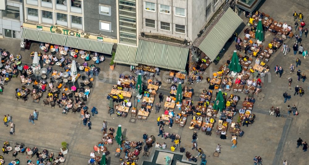 Aerial image Dortmund - Tables and benches of open-air restaurants on place Alter Markt in Dortmund in the state North Rhine-Westphalia