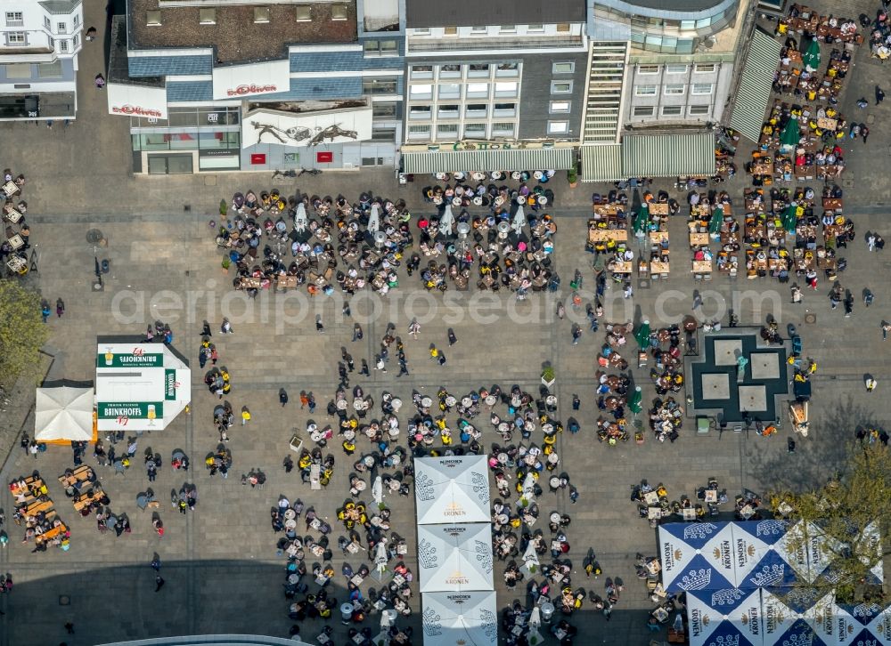 Aerial photograph Dortmund - Tables and benches of open-air restaurants on place Alter Markt in Dortmund in the state North Rhine-Westphalia