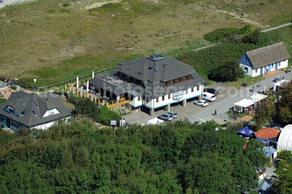 Aerial image Wustrow - Tables and benches of open-air restaurants on the baltic see in Wustrow in the state Mecklenburg - Western Pomerania