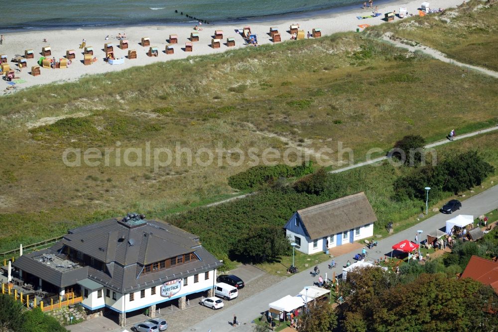 Aerial photograph Wustrow - Tables and benches of open-air restaurants on the baltic see in Wustrow in the state Mecklenburg - Western Pomerania