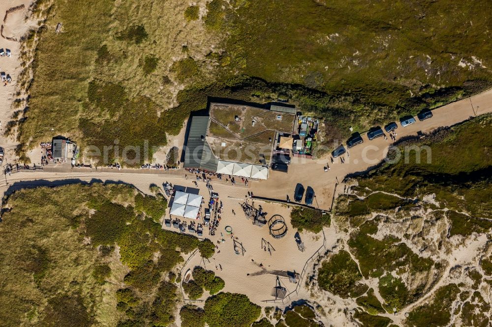 Aerial photograph Sylt - Tables and benches of open-air restaurants on Weststrand in the district Rantum (Sylt) in Sylt in the state Schleswig-Holstein, Germany