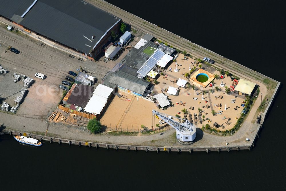 Aerial image Lübeck - Tables and benches of open-air restaurants Strandsalon on Willy-Brandt-Allee in Luebeck in the state Schleswig-Holstein, Germany