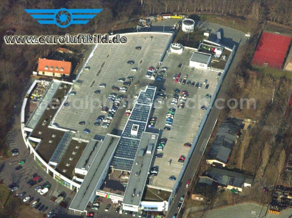 Aerial image Berlin - 07.02.2005 Berlin Köpenick Einkaufscenter mit vielen Ostprodukten und Baumarkt nebeneinan der, mit großem Parkdeck an der Friedrichshagener Straße 38 in Müggelheim.