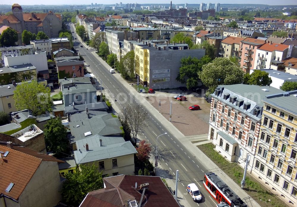 Aerial image Halle (Saale) - View of the road Torstrasse in Halle ( Saale ) in the state Saxony-Anhalt