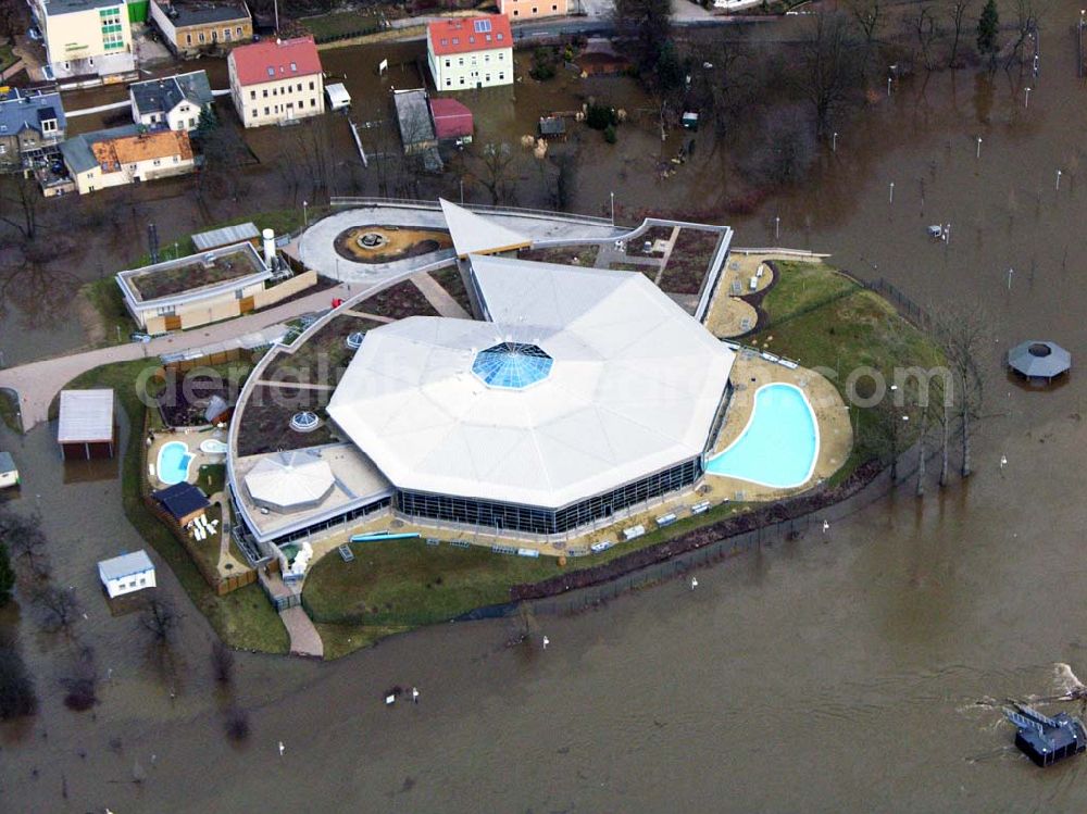 Bad Schandau from above - 31.03.2006 Bad Schandau; Hochwasser in Bad Schandau durch die Elbe. Wegen Hochwasser der Elbe bleibt die Toskana Therme Bad Schandau bis zur Wiederbenutzung der Verkehrswege geschlossen. Toskana Therme Bad Schandau, Rudolf-Sendig-Straße 8a, 01814 Bad Schandau