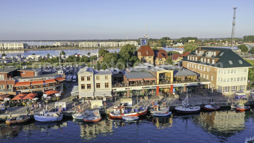 Aerial image Rostock - Tourist attraction and sightseeing Fishing boats on the banks of Alter Strom in the district Warnemuende in Rostock in the state Mecklenburg - Western Pomerania, Germany