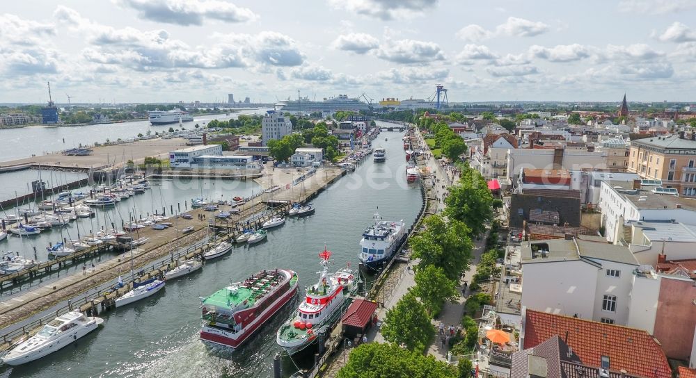 Aerial photograph Rostock - Tourist attraction and sightseeing Alter Strom in the district Warnemuende in Rostock in the state Mecklenburg - Western Pomerania, Germany