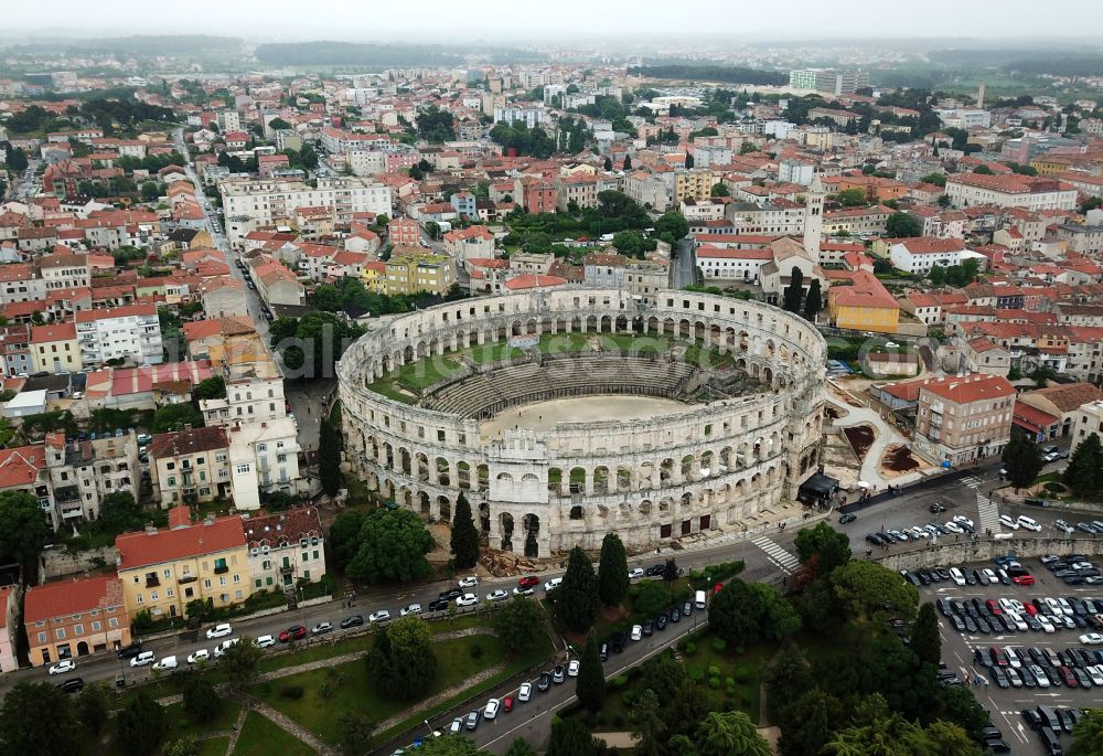 Pula from above - Tourist attraction and sightseeing Amphitheater Pula - Pulska Arena in Pula in Istirien - Istarska zupanija, Croatia