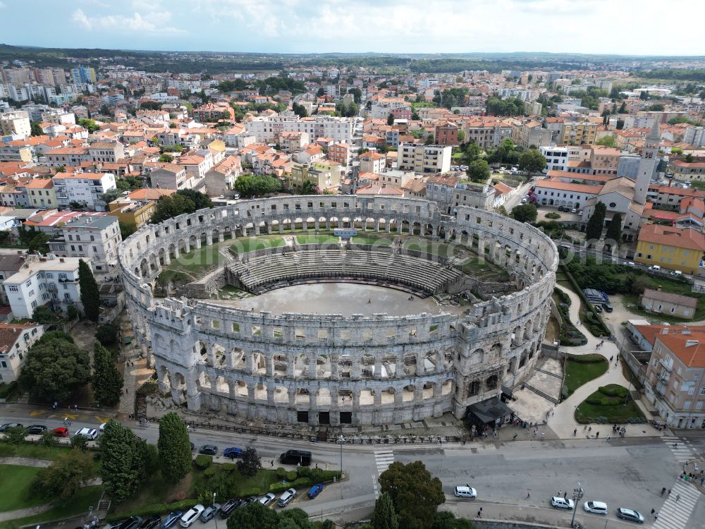 Aerial photograph Pula - Tourist attraction and sightseeing Amphitheater Pula - Pulska Arena in Pula in Istirien - Istarska zupanija, Croatia