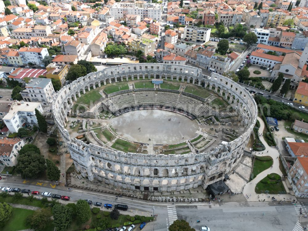 Aerial image Pula - Tourist attraction and sightseeing Amphitheater Pula - Pulska Arena in Pula in Istirien - Istarska zupanija, Croatia