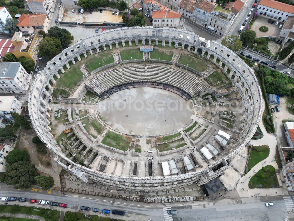 Aerial photograph Pula - Tourist attraction and sightseeing Amphitheater Pula - Pulska Arena in Pula in Istirien - Istarska zupanija, Croatia