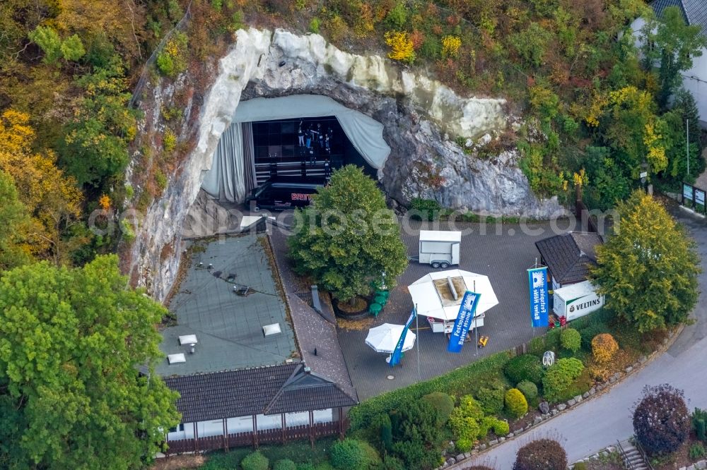 Aerial photograph Balve - Tourist attraction and sightseeing Balver Hoehle in the district Helle in Balve in the state North Rhine-Westphalia, Germany