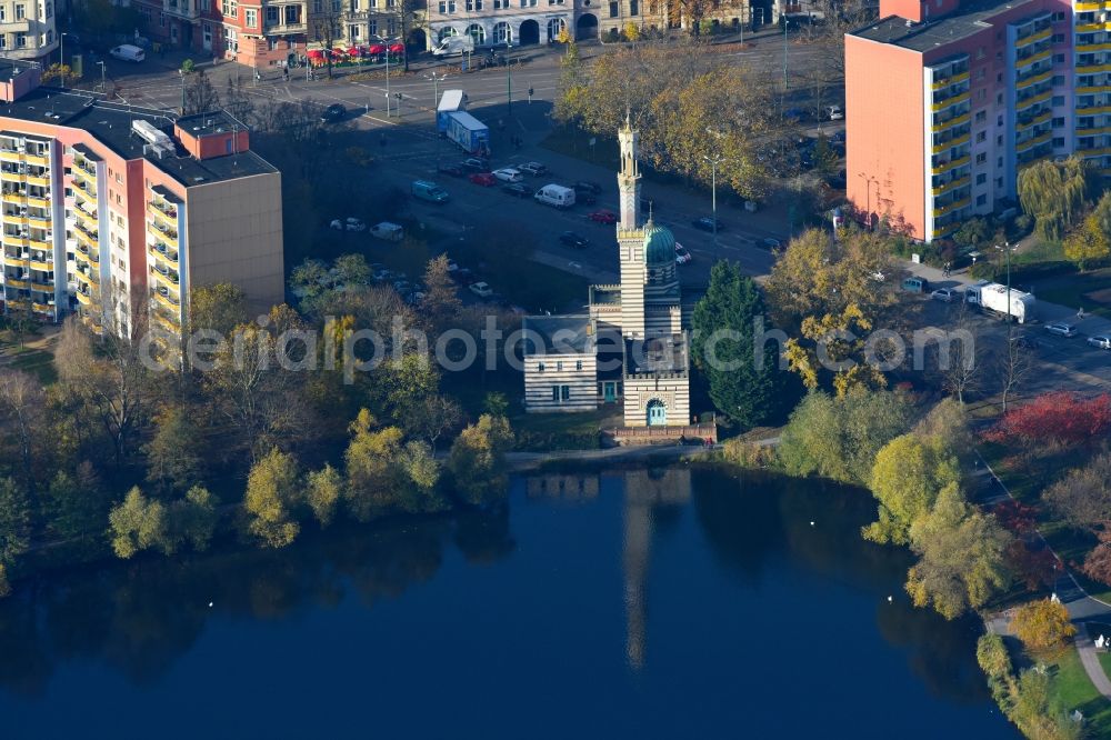 Potsdam from above - Tourist attraction and sightseeing Dampfmaschinenhaus ( Moschee ) on Breite Strasse in the district Westliche Vorstadt in Potsdam in the state Brandenburg, Germany