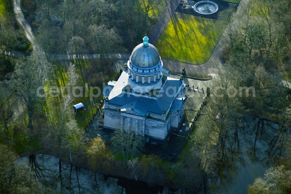 Dessau from the bird's eye view: Tourist attraction and sightseeing Mausoleum Dessau in Tierpark in the district Ziebigk in Dessau in the state Saxony-Anhalt, Germany