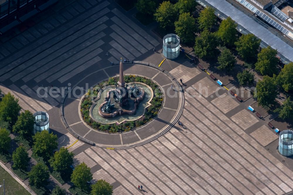 Aerial photograph Leipzig - tourist attraction and sightseeing of Mendebrunnen on Augustusplatz in Leipzig in the state Saxony, Germany