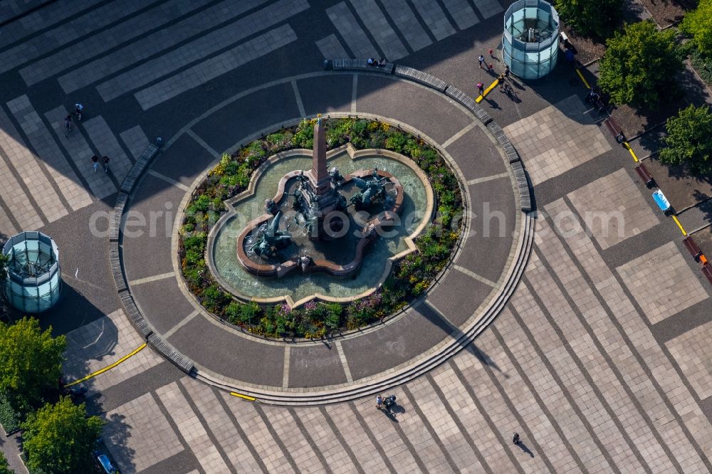 Leipzig from the bird's eye view: Tourist attraction and sightseeing of Mendebrunnen on Augustusplatz in Leipzig in the state Saxony, Germany