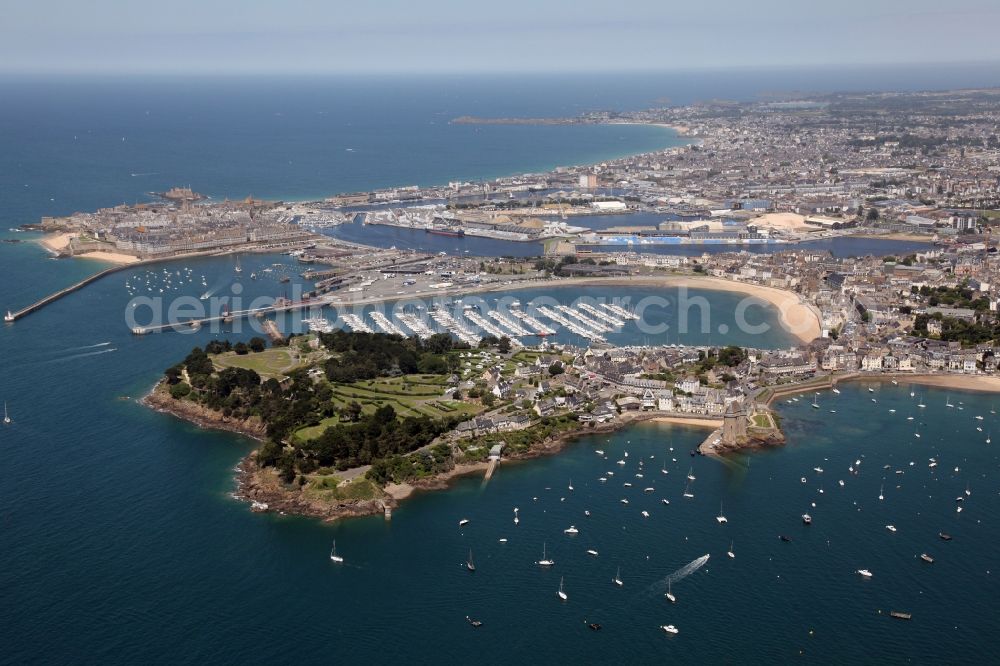 Aerial image Saint-Malo - Tourist attraction and sightseeing Musee international du Long-Cours Cap-Hornier on Quai Sebastopol in Saint-Malo in Bretagne, France