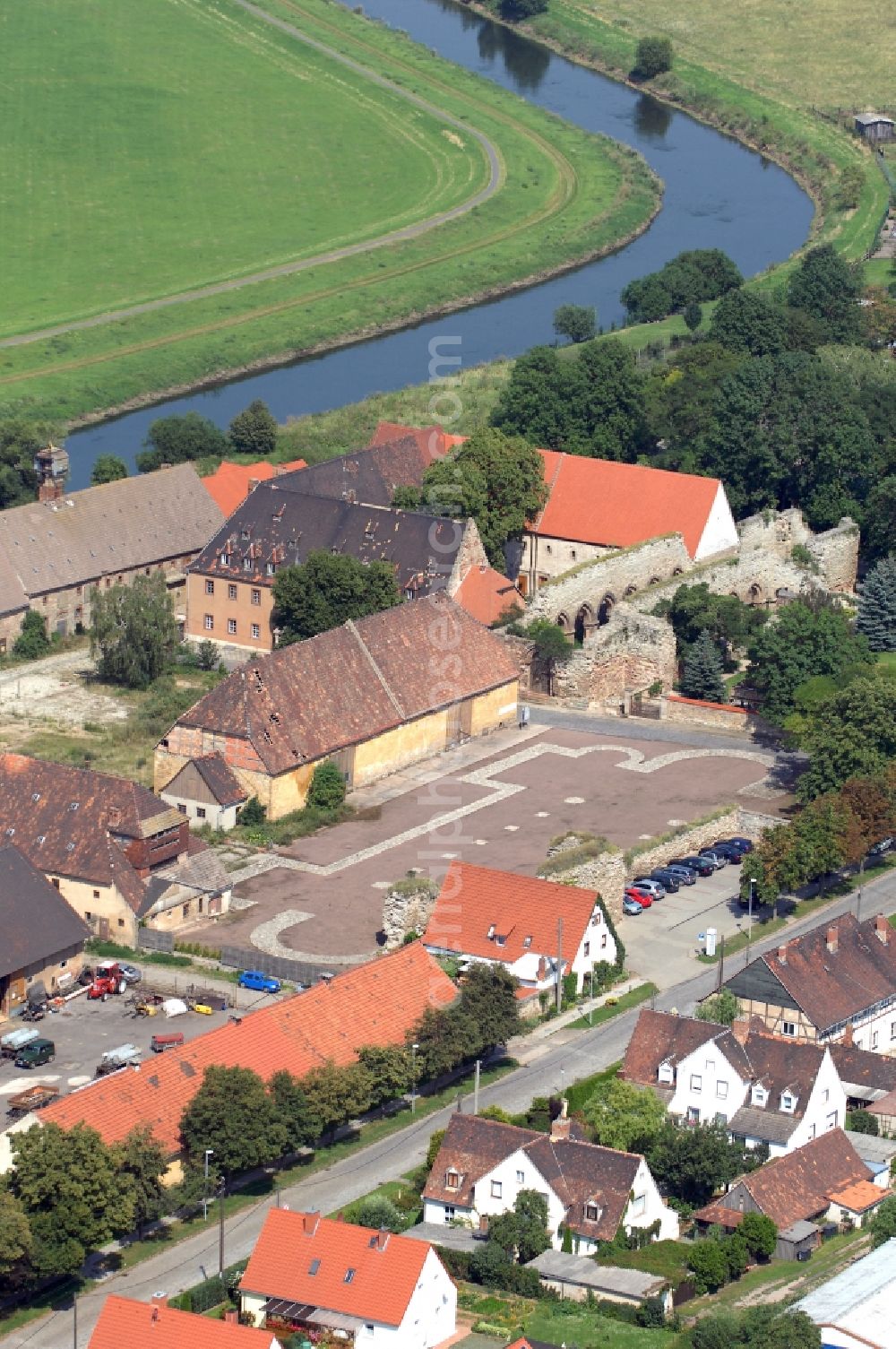 Kaiserpfalz from the bird's eye view: Tourist attraction and sightseeing Stiftung Kloster and Kaiserpfalz Memleben in Kaiserpfalz in the state Saxony-Anhalt, Germany