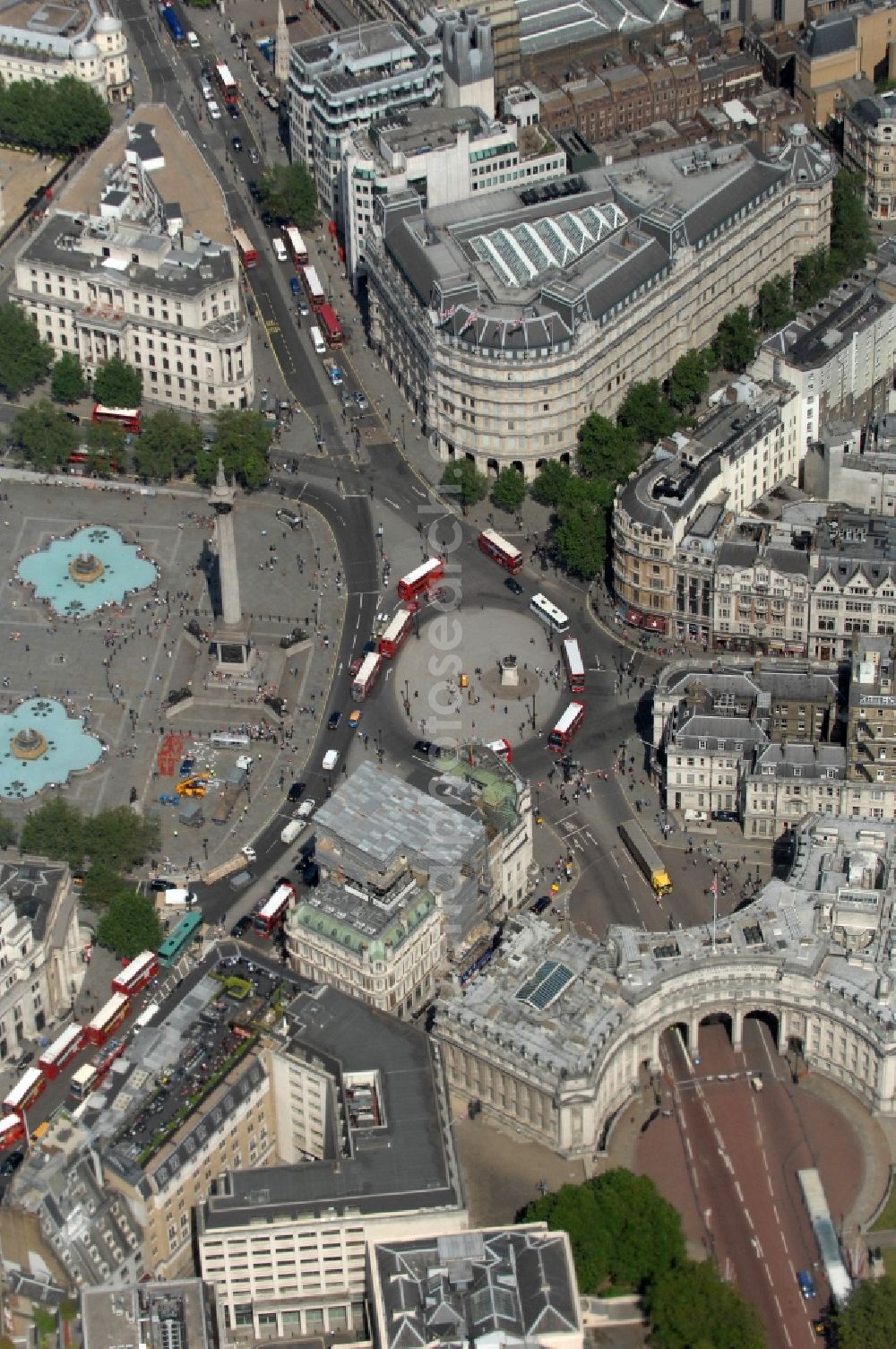 Aerial image London - Sight on tourist attraction and central meeting point for visitors in London: The urban place Trafalgar Square with the nelson column and fountains is closely connected with British history