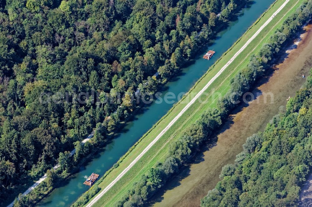 Aerial image Pullach im Isartal - Rafting on the Isar near Gruenwald in the state of Bavaria. The tourist rafting offers pleasure trips with food and musical accompaniment