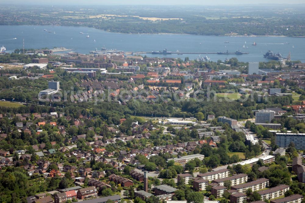 Aerial image Kiel - Stadtansicht der Kieler Stadtteile Suchsdorf und Steenbek-Projensdorf in Kiel - Schleswig-Holstein / SH. Mit im Bild die Kieler Förde. View of the districts Suchsdorf and Steenbek-Projensdorf of Kiel in Schleswig-Holstein / SH. Also in the picture the Fjord Kiel.