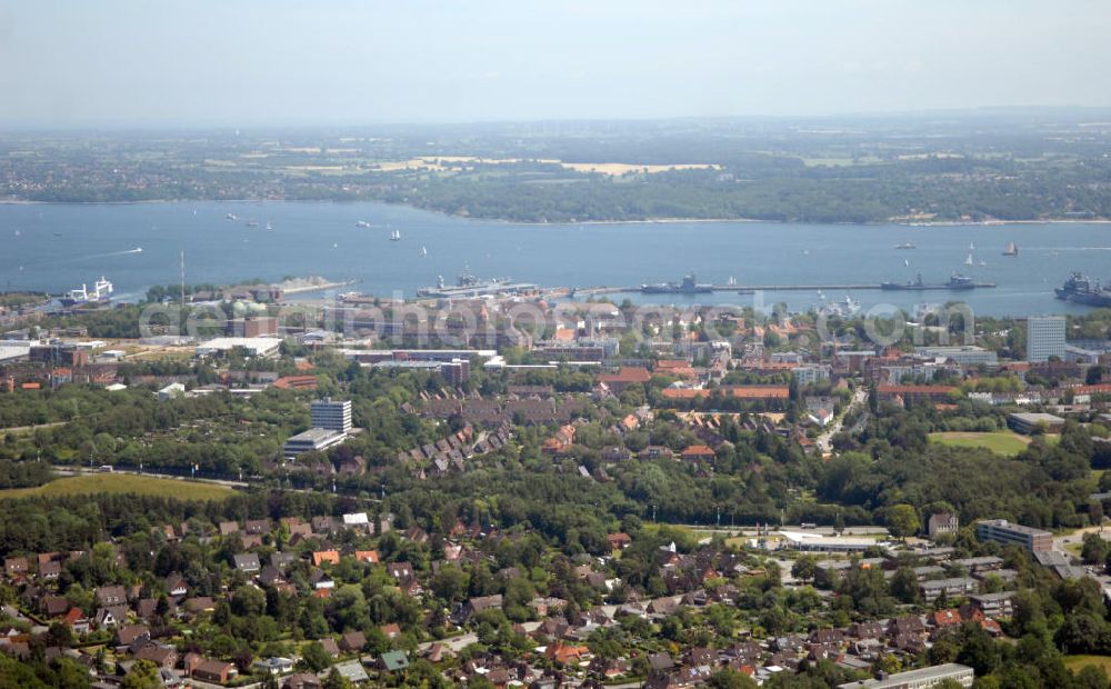 Aerial photograph Kiel - Stadtansicht der Kieler Stadtteile Suchsdorf und Steenbek-Projensdorf in Kiel - Schleswig-Holstein / SH. Mit im Bild die Kieler Förde. View of the districts Suchsdorf and Steenbek-Projensdorf of Kiel in Schleswig-Holstein / SH. Also in the picture the Fjord Kiel.