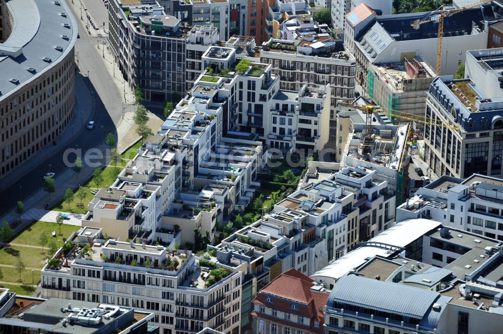 Berlin Mitte from the bird's eye view: Stadthäuser / Townhäuser auf dem Friedrichwerder gegenüber vom Außenministerium / Auswärtiges Amt zwischen Jägerstraße, Kurstraße; Oberwallstraße und Niederwallstraße in Berlin-Mitte. Townhouses at the Friedrichwerder opposite of the Ministry of Foreign Affairs in the borough Mitte.