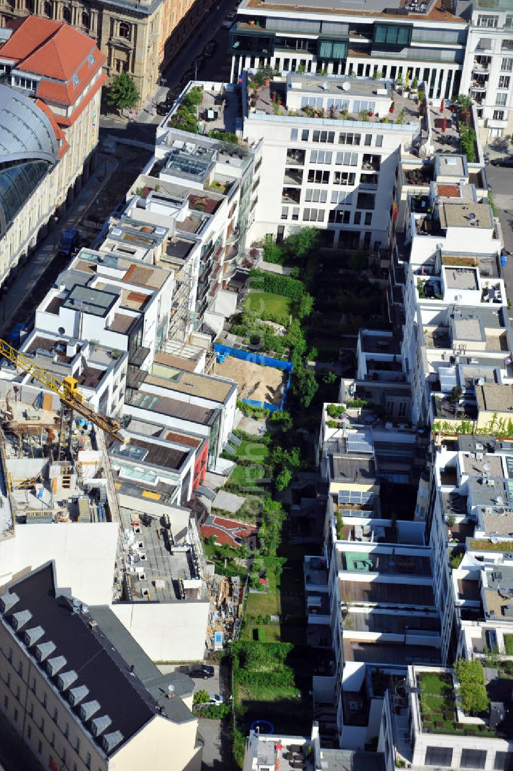 Aerial image Berlin Mitte - Stadthäuser / Townhäuser auf dem Friedrichwerder gegenüber vom Außenministerium / Auswärtiges Amt zwischen Jägerstraße, Kurstraße; Oberwallstraße und Niederwallstraße in Berlin-Mitte. Townhouses at the Friedrichwerder opposite of the Ministry of Foreign Affairs in the borough Mitte.