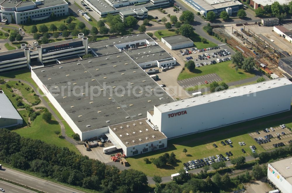 Aerial photograph Köln - Building and production halls on the premises of Toyota Deutschland GmbH on Toyota-Allee in the district Lindenthal in Cologne in the state North Rhine-Westphalia, Germany