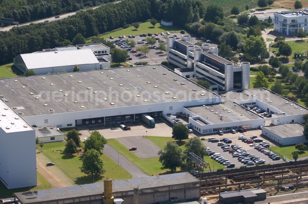 Aerial image Köln - Building and production halls on the premises of Toyota Deutschland GmbH on Toyota-Allee in the district Lindenthal in Cologne in the state North Rhine-Westphalia, Germany