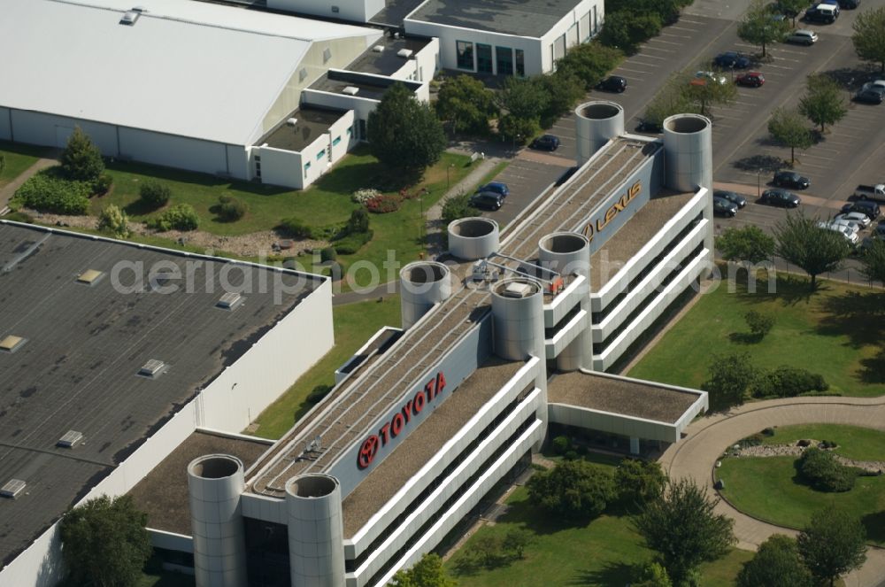 Aerial photograph Köln - Building and production halls on the premises of Toyota Deutschland GmbH on Toyota-Allee in the district Lindenthal in Cologne in the state North Rhine-Westphalia, Germany